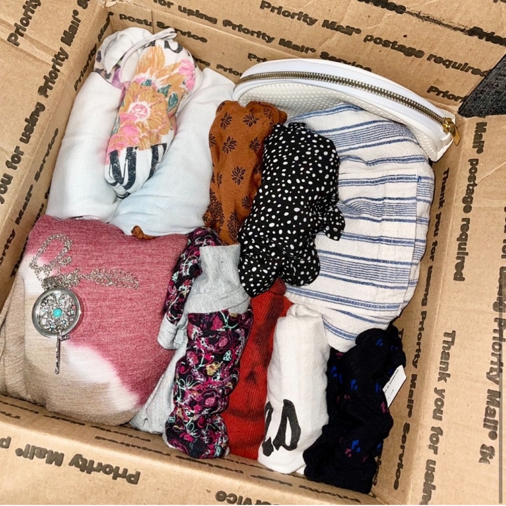 5LB Mystery Box ✨ - Picture 3 of 8
